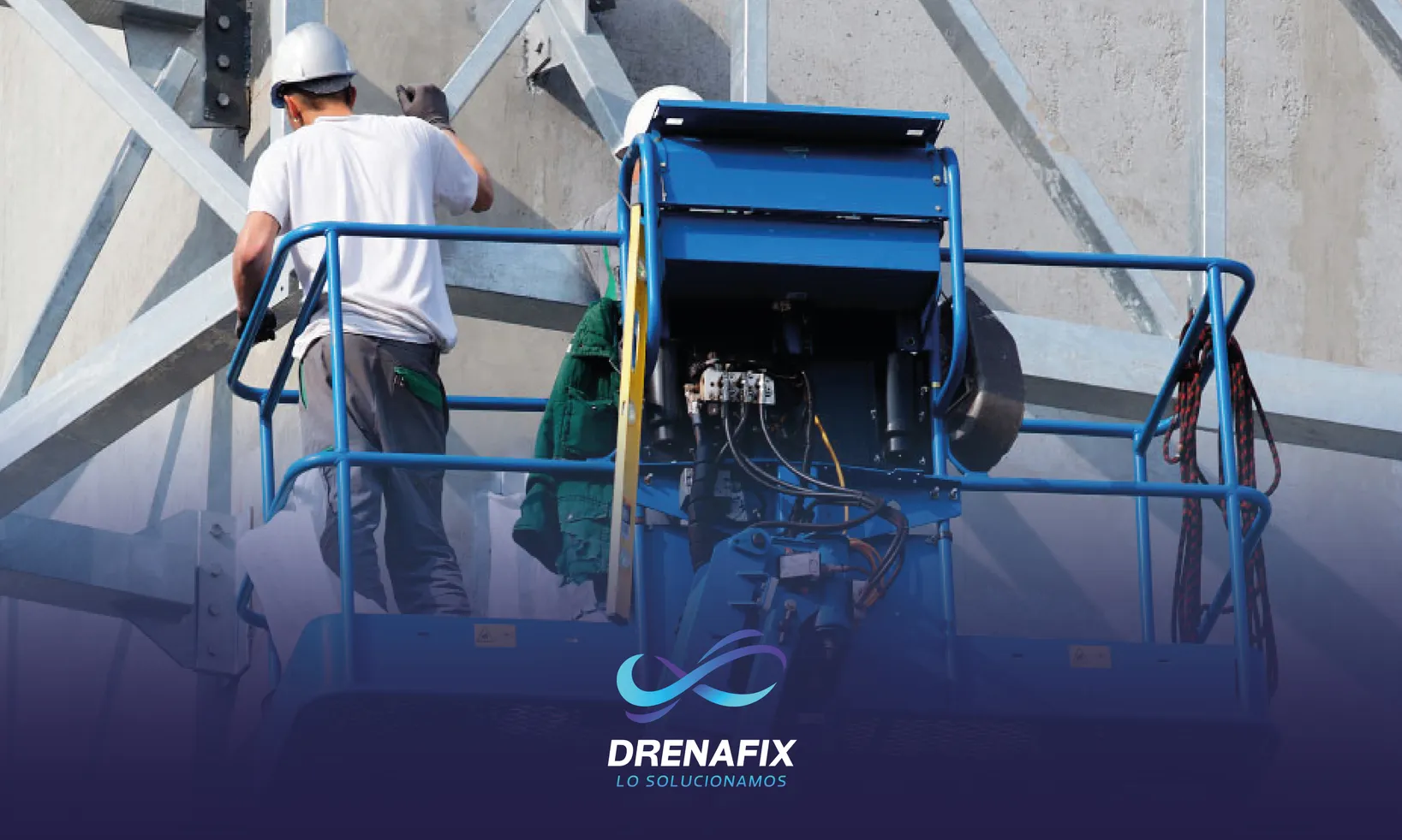 Equipo de Drenafix en obra industrial